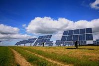 Solarkraftwerk: mit Nanotechnik noch sauberer. Bild: pixelio.de/Rainer Sturm