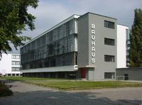 Das Bauhausgebäude in Dessau-Roßlau - Sitz der Stiftung