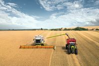 Das Forschungsprojekt „EkoTech“ zielt auf eine Optimierung von Landmaschinen und Arbeitsprozessen in der Landwirtschaft, um Kraftstoff zu sparen und somit den CO2-Ausstoß zu reduzieren.
Quelle: Claas (idw)