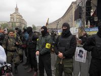 Mitglieder de Gruppe "Rechter Sektor", auf dem Euromaidan, am 13 April 2014