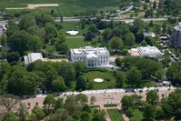 Das Weiße Haus (englisch White House) in Washington, D.C. ist Amts- und offizieller Regierungssitz des Präsidenten der Vereinigten Staaten.