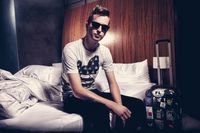 Star-DJ und Producer Robin Schulz. /Bild: "obs/Warner Music Group Germany/Geturshot.com"