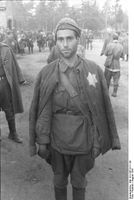 Mit dem „Judenstern“ gekennzeichneter sowjetischer Kriegsgefangener, 1941