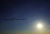 Solarflugzeug HB-SIA: Der Sonne entgegen auch über Nacht. Bild: solarimpulse.com