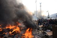 Brennende Barrikaden auf dem Majdan am 19. Februar 2014