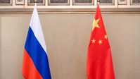Russische und Chinesische Flagge (Symbolbild) Bild: Pressedienst des russischen Außenministerums / Sputnik