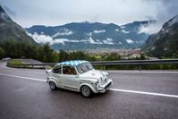 Bergrenner: Ein Fiat 500d Abarth ist auch im Feld der ADAC Europa Classic unterwegs  Bild: ADAC/Rivas Fotograf: Arturo Rivas