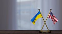 Ukraine USA Flagge (Symbolbild) Bild: Legion-media.ru / KAREN HOVSEPYAN