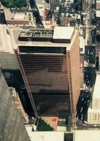 World Trade Center 7 (auch Salomon Brothers Building; abgekürzt WTC 7 oder 7 WTC; deutsch Welthandelszentrum – Gebäude 7)