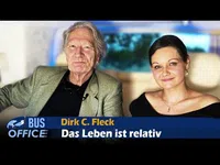 Bild: SS Video: "Das Leben ist relativ - Im Gespräch mit Dirk C. Fleck" (https://youtu.be/Ws8vGcmM4Lc) / Eigenes Werk