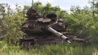 Ein zerstörter Panzer der ukrainischen Streitkräfte im Donbass.