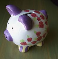 Sparschwein: Bei Lebensversicherungen und Riester-Verträgen werden die Sparschweine zwar gefüttert aber letztenendes erhalten andere das Geld (Symbolbild)