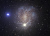 Seit einer thermonuklearen Supernova hat der schnellste Stern der Milchstraße mit dem Namen US 708 eine solch hohe Geschwindigkeit, dass er sogar unsere Galaxie verlassen wird.