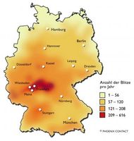Gewitterkarte für Deutschland: Zwei Millionen Blitze rasten 2005 vom deutschen Himmel. Ein Gewitter dauert etwa 30 Minuten, dabei blitzt es ca. fünf Mal pro Minute. Je nach Region sind das über 600 Blitze im Jahr. Grafik: Phoenix Contact
