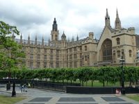 Palast von Westminster (Rückseite): Sitz des Britischen Parlamentes