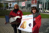 "Foie Gras (Fettleber) ist keine Delikatesse, sondern eine Diagnose" - unter diesem Motto protestiert die Tierschutzorganisation VIER PFOTEN  gegen Stopfleber auf der Lebensmittelmesse Anuga. Bild: VIER PFOTEN