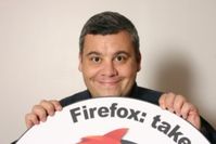 Tristan Nitot freut sich über fünf Jahre Firefox. Bild: mozilla.org