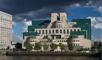 Das MI6-Gebäude in Vauxhall Cross, London, beherbergt das Hauptquartier des britischen Geheimdienstes (SIS, MI6)