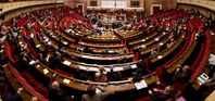 Plenarsaal des französischen Parlaments: Es wird leerer...