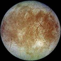 Jupitermond Europa, aufgenommen aus einer Entfernung von 677.000 km von der Raumsonde Galileo am 7. September 1996