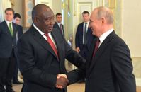 Cyril Ramaphosa und Wladimir Putin treffen sich am 17. Juni 2023 in Sankt Petersburg. Bild: JEWGENI BIJATOW / Sputnik