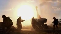 Russische Artillerie beschießt in der Volksrepublik Lugansk Stellungen der ukrainischen Armee mit Msta-B 152-Millimeter-Haubitzen. Bild: Sputnik / Wiktor Antonjuk