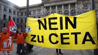 Protest gegen CETA vor dem Bundesministerium der Finanzen in Berlin am 16. September 2022 Bild: www.globallookpress.com / Wolfgang Kumm