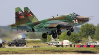Auf dem Archivbild: Zwei weißrussische Kampfflugzeuge vom Typ Su-25 nehmen an Übungen in Russland teil.