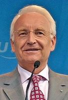 Edmund Stoiber bei einem Wahlkampfauftritt in Würzburg (2005) Bild: de.wikipedia.org