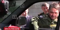 Bild: Screenshot Youtube Video "'Генерал рассмешил Путина, оторвав ручку авто во время экскурсии"