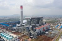 Eine Luftaufnahme vom 13. Dezember 2019 zeigt das Kraftwerk PLTU Java 7 im Unterbezirk Bojonegara der Provinz Banten, Indonesien.  Bild: Du Yu / www.globallookpress.com