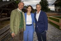 v.l.: Leo Bauernberger, Karoline Edtstadler und Luke Donald  (2025) Bild: Jan Hetfleisch / SalzburgerLand Fotograf: Jan Hetfleisch / SalzburgerLand