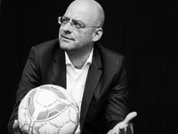 Untersucht den Profifußball in Deutschland: Prof. Dr. Henning Zülch, Inhaber des Lehrstuhls Accounting & Auditing an der HHL Leipzig Graduate School of Management.