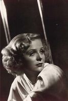 Gloria Stuart (1937)