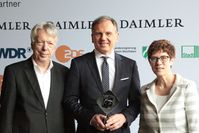 Von Links: Ernst Dieter Rossmann, Armin Wolf und Annegret Kramp-Karrenbauer (2018)