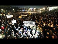 Screenshot aus dem Youtube Video "Pegida Demonstration Dresden 8.12.2014 10800 Teilnehmer | Live & Unzensiert"
