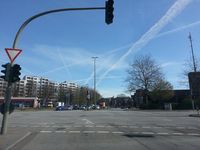 Chemtrails am Himmel über Bergedorf bei Hamburg im Jahr 2015