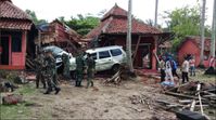 Tsunami auf Java und Sumatra 2018: Soldaten halfen bei der Bergung von Opfern und den Aufräumarbeiten