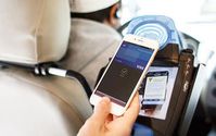 Mobiles Zahlen im Taxi: Viele nutzen App-Möglichkeiten nicht. Bild: visa.com