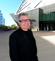 Daniel Libeskind vor seiner Erweiterung des Denver Art Museum