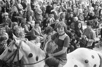 Inger Nilsson auf Pippi Langstrumpfs Pferd, 1972