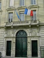 Die Banque de France ("Bank von Frankreich") ist eine Zentralbank, die heute dem Europäischen System der Zentralbanken angehört. In der Zeit davor sicherte sie die frühere französische Währung, den Franc.