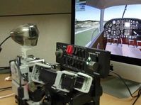 Im Simulator-Cockpit: PIBOT steuert Vorgänge allein. Bild: Screenshot