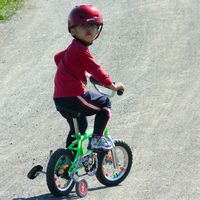 Stützräder an einem Kinderfahrrad