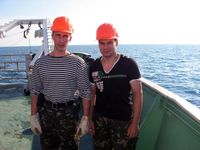 Taras Shepel und Oleksandr Shevchenko bei der Marine-Expedition im Schwarzen Meer mit dem Forschungsschiff „Professor Vodyanitskiy“ Quelle: (c) TU Bergakademie Freiberg/Taras Shepel (idw)