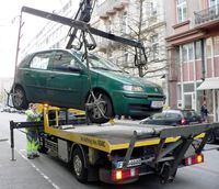 Staatliche Enteignung von PKWs mit Verbrennungsmotor ab 2032? (Symbolbild)