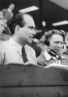 Heinz Florian Oertel als Radio-Reporter bei den Olympischen Spielen in Helsinki 1952, Archivbild