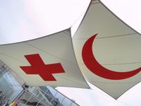 Die namensgebenden Symbole der Bewegung – das Rote Kreuz und der Rote Halbmond