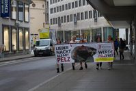 »Lieber nackt als mit Pelz« Bild: obs/Deutsches Tierschutzbüro e.V.