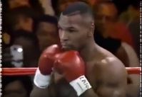 Bild: Screenshot Youtube Video "Unexplained Time Traveller Seen at Mike Tyson Fight!!!"